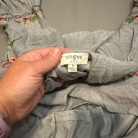 Umgee‎ Women's Gray Embroidered Floral Knee Length Dress Size S - Picture 4 of 7